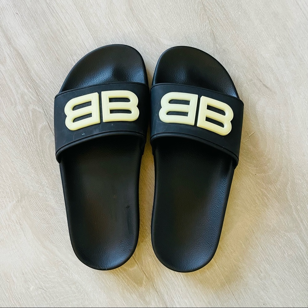 BALENCIAGA BB LOGO GLOW IN THE DARK POOL SLIDES
